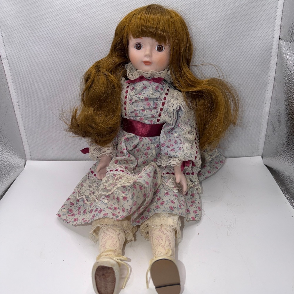Heritage Mint Collection 16in Country Collection 1988 Porcelain Doll